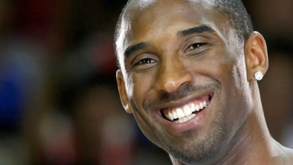 Kobe Bryant aún considera jugar en el extranjero