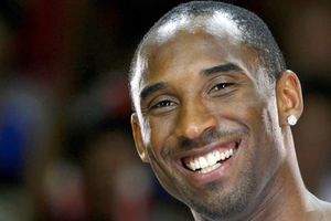 Kobe Bryant aún considera jugar en el extranjero