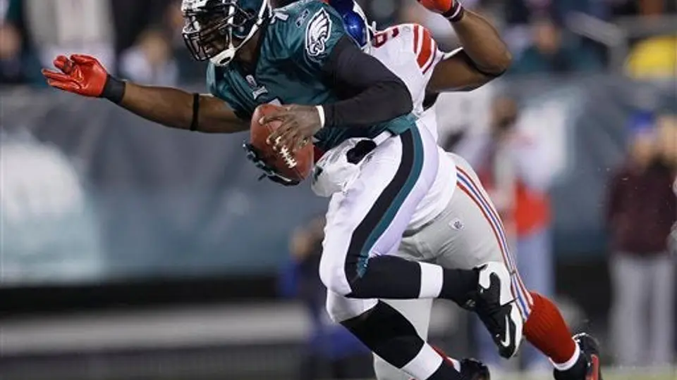 Vick guía triunfo de Filadelfia 27-17 ante Gigantes