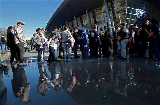 Cierre de puertas complica el acceso al Cowboys Stadium