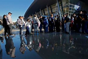 Cierre de puertas complica el acceso al Cowboys Stadium