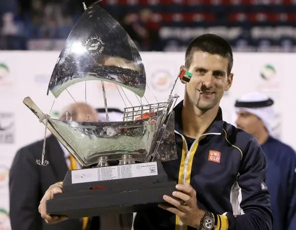 Djokovic gana su cuarto título de Dubai