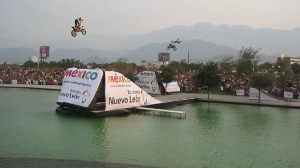 Adrenalina hizo vibrar a los regiomontanos