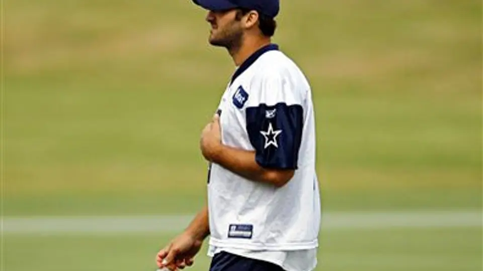 Romo participa en la práctica de Vaqueros