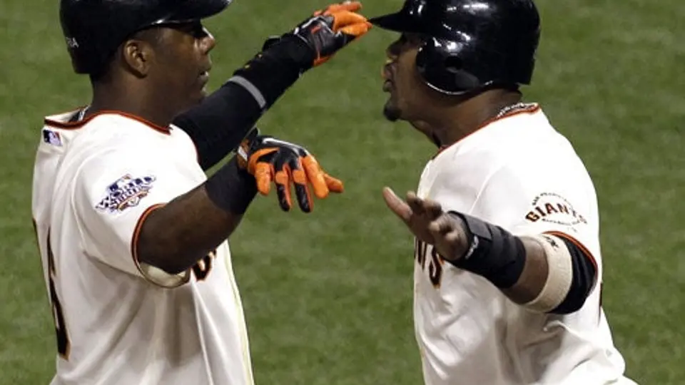 Gigantes da cátedra de pitcheo y vence a Texas