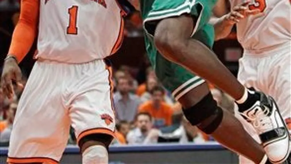 Los Celtics vencen 101-89 a los Knicks y barren la serie