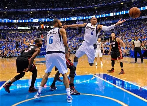 Dallas derrota a Miami y toma ventaja