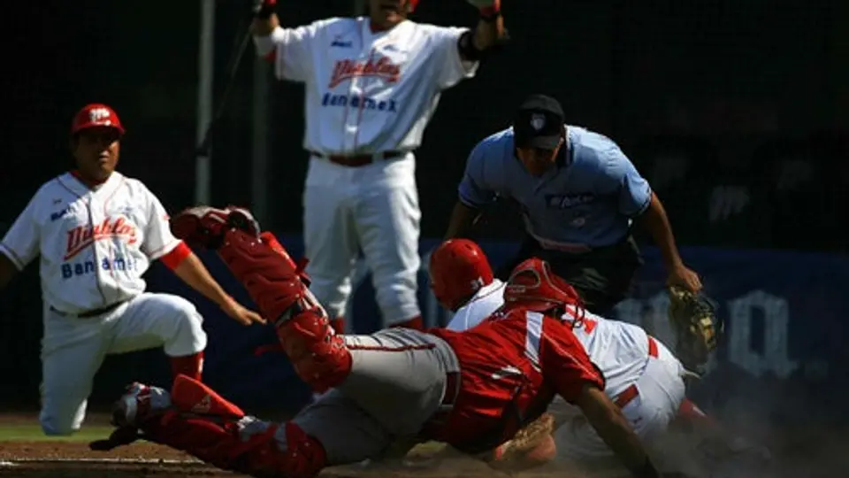 Diablos vence a Olmecas 7-5 en extrainnings