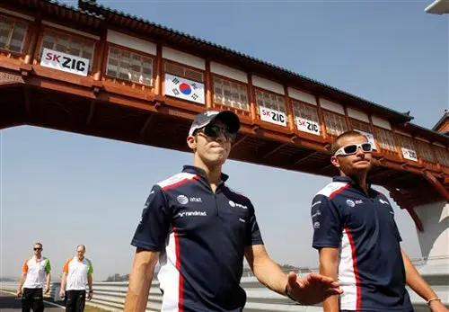 Pastor Maldonado es sancionado en el siguiente Gran Premio