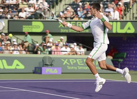 Djokovic y Sharapova avanzan a Octavos en Miami