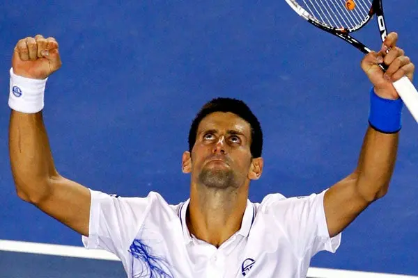Djokovic debuta con triunfo en el Abierto de Australia