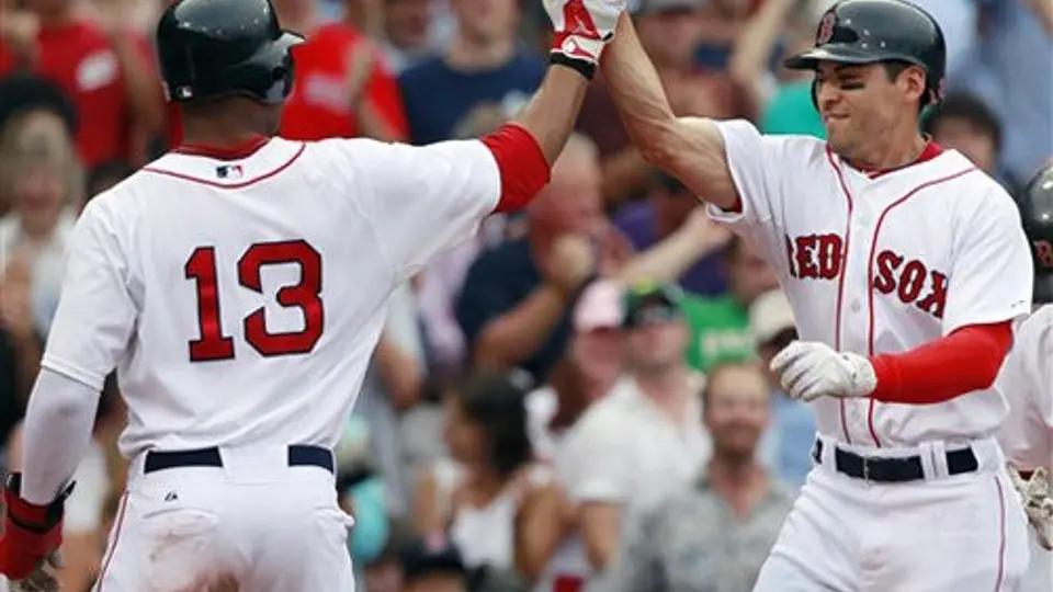 Medias Rojas vence a Yanquis 10-4 y comparten el liderato de la división