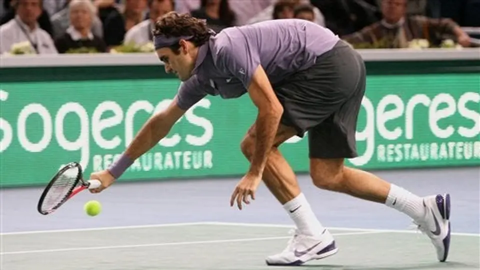 Federer cae ante Monfils en Masters de Paris