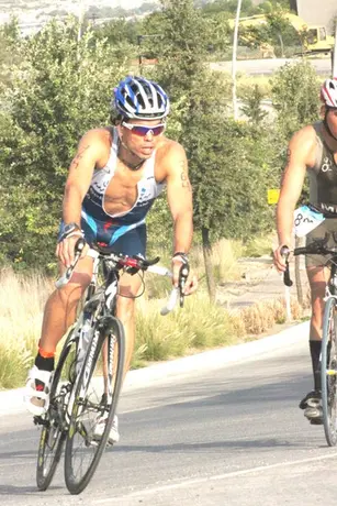Triunfa Serrano en el Duatlón Master