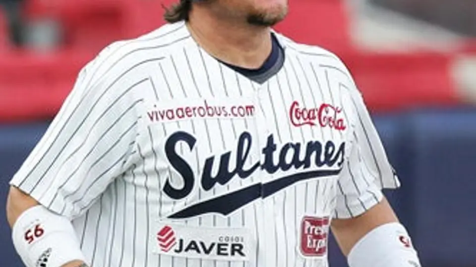 Karim García regresa al beisbol de Corea