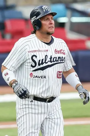 Karim García regresa al beisbol de Corea