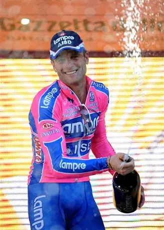 Petacchi gana segunda etapa del Giro de Italia