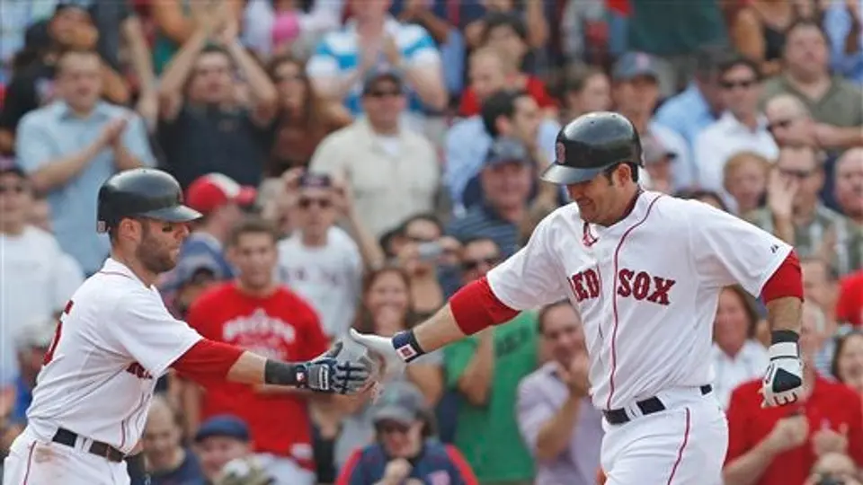 Adrián González no evita otra derrota de Boston