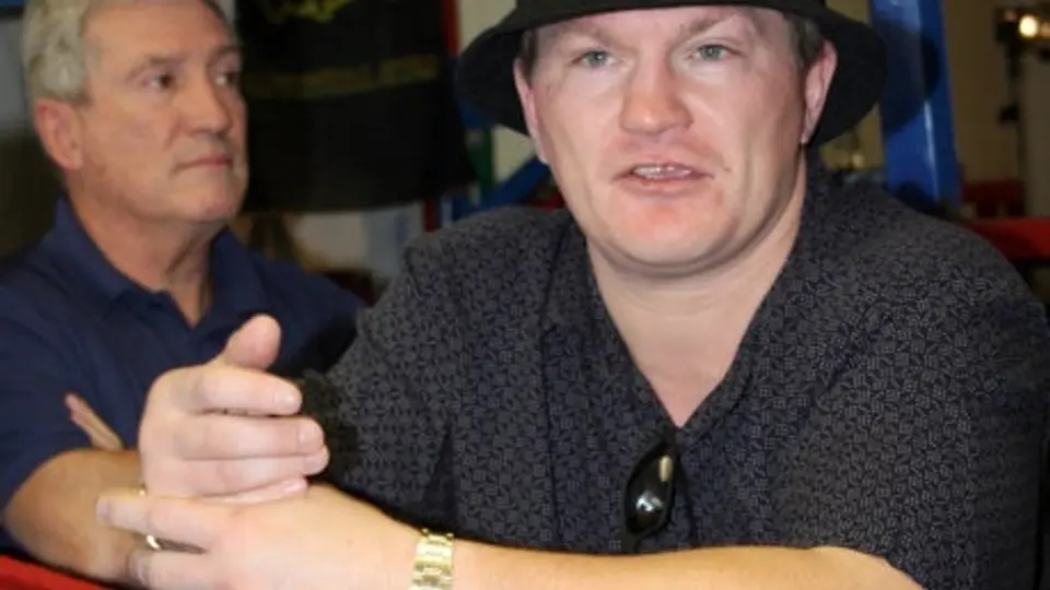 Ricky Hatton 'espía' al Canelo en entrenamiento