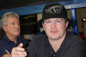 Ricky Hatton 'espía' al Canelo en entrenamiento