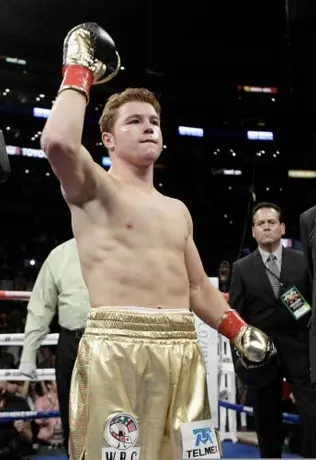 De la Hoya quiere pelea Chávez-Canelo en 156 libras