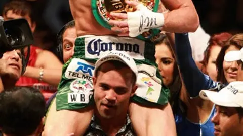 Se cocina la pelea Chávez-Canelo para 2012