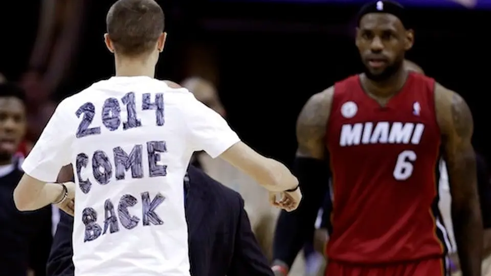 Heat remonta desventaja para ganar su partido 24 en fila
