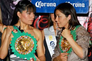 Desconocerían a Jackie y Ana por pelear título AMB
