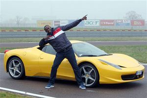 Usain Bolt prueba dos Ferraris en pista de la escudería