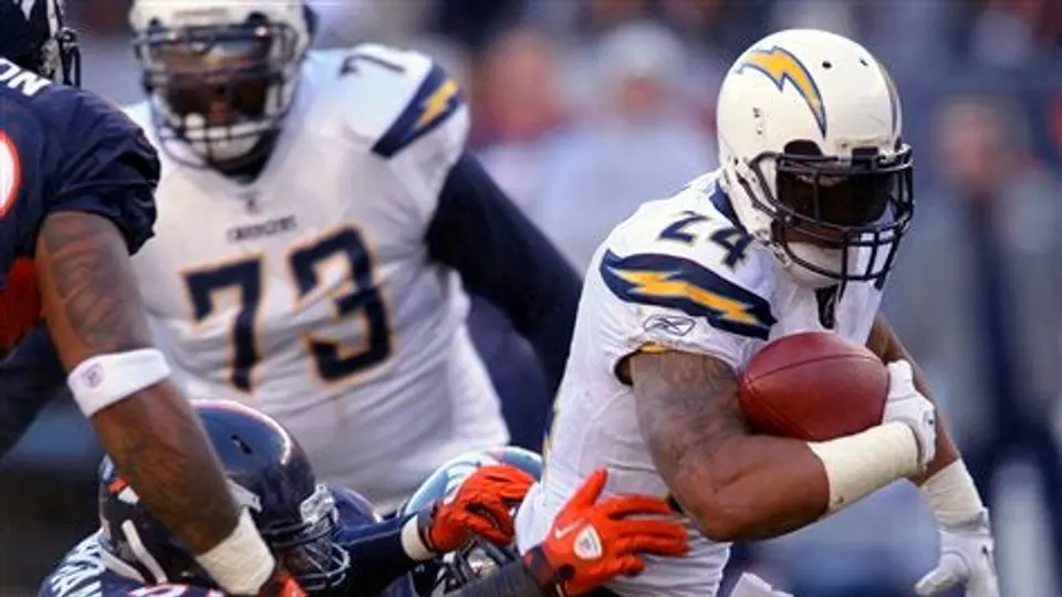 Matthews brilla con tres TD; San Diego derrota 33-28 a Denver