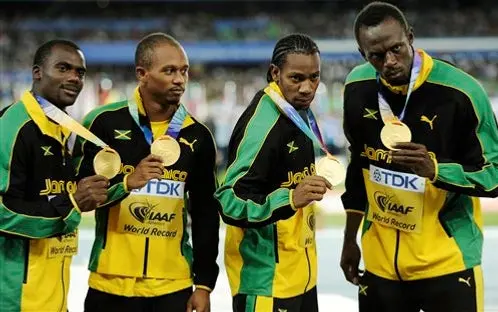 Bolt y Jamaica rompen récord mundial en 4x100