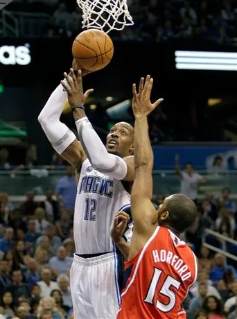 Howard, jugador defensivo del año por tercera vez