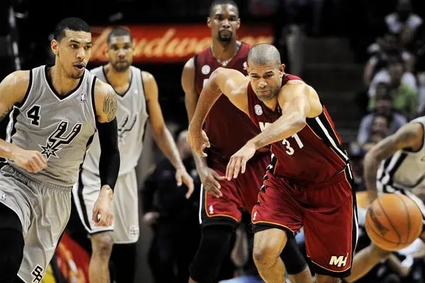 Heat derrota con suplentes a los Spurs