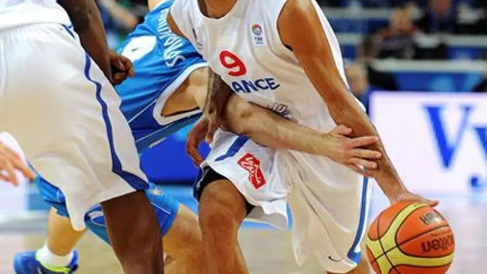 Francia avanza a Semifinales tras derrotar a Grecia 64-56