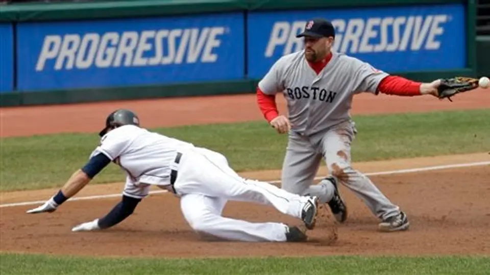 Boston sigue sin ganar; Indios barre en la serie