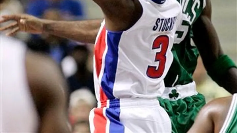Boston doblega 109-86 a Detroit con gran actuación de Rondo