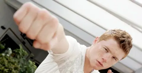Canelo iría por cetro superwelter que deja vacante Pacquiao