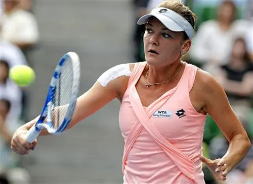 Zvonareva y Radwanska disputarán la final del Abierto Pan Pacific