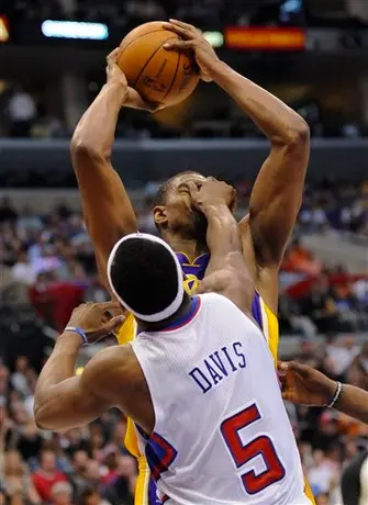 Gordon explota a la ofensiva; Clippers doblega 99-92 a Lakers