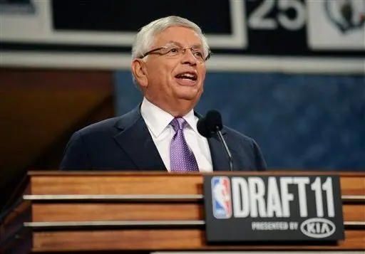 Mejor reparto de ingresos, clave en negociaciones NBA