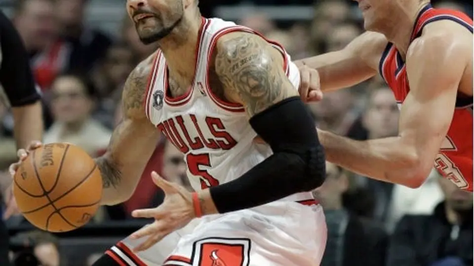 Con Carlos Boozer 'encendido' los Bulls le ganan a los Nets 90-81