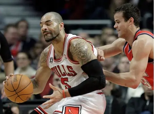 Con Carlos Boozer 'encendido' los Bulls le ganan a los Nets 90-81