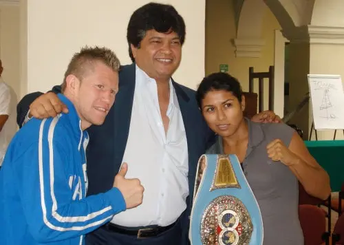 Arely Muciño defenderá título mundial frente a Ava Knight