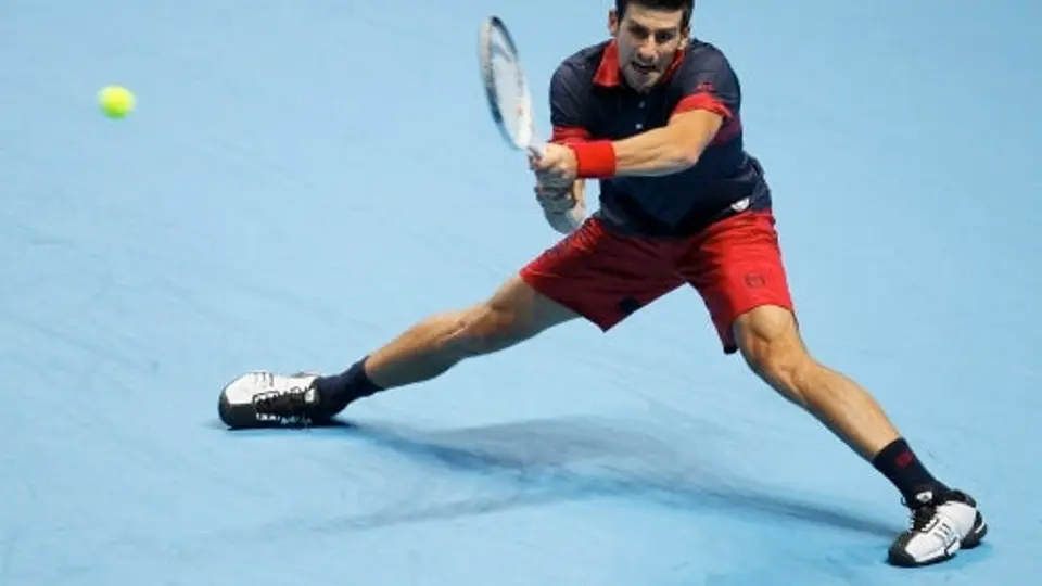 Djokovic derrota a Berdych en presencia de Maradona