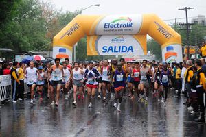 Dominan kenianos en el 10K de la Sección 50 de Maestros