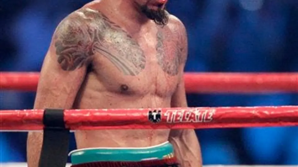 Hospitalizan a Margarito por fractura en el rostro, será operado el martes