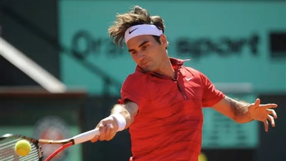 Federer elimina a Feliciano en su debut en Roland Garros