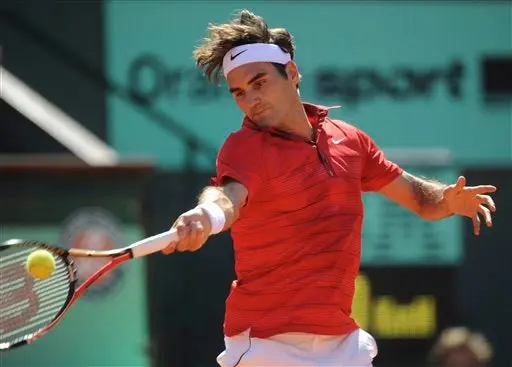 Federer elimina a Feliciano en su debut en Roland Garros