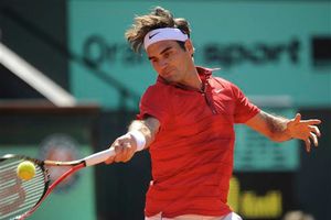 Federer elimina a Feliciano en su debut en Roland Garros