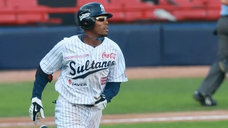 Ganan los Sultanes la serie a Saraperos con furia